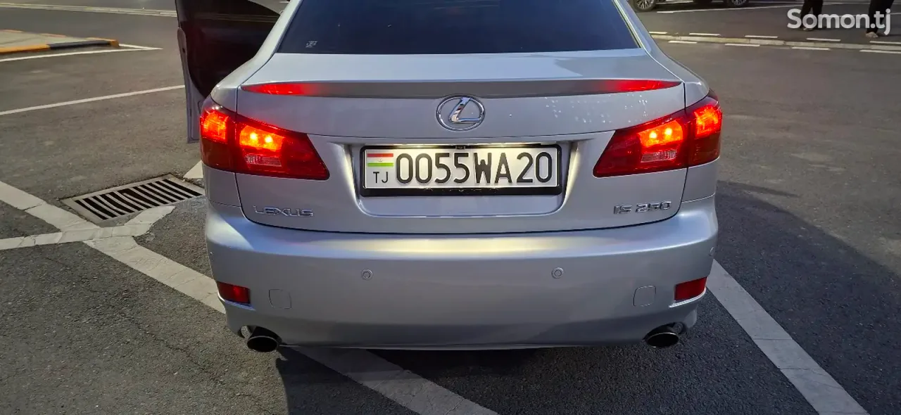 Lexus IS series 2008 · 2.5 AT