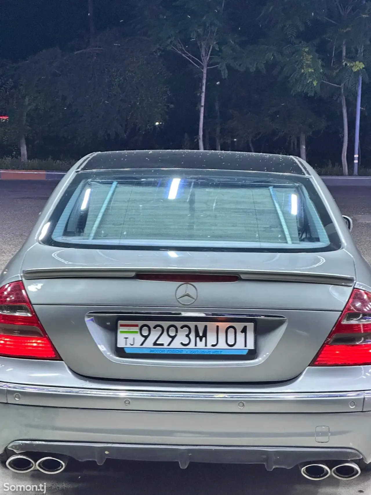Mercedes-Benz E class 2004 · 3.2 AT