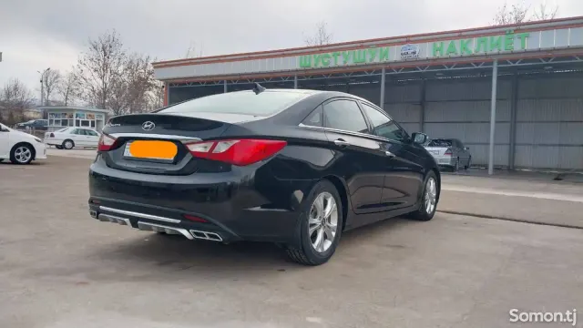Hyundai Sonata 2011 · 2.0 AT