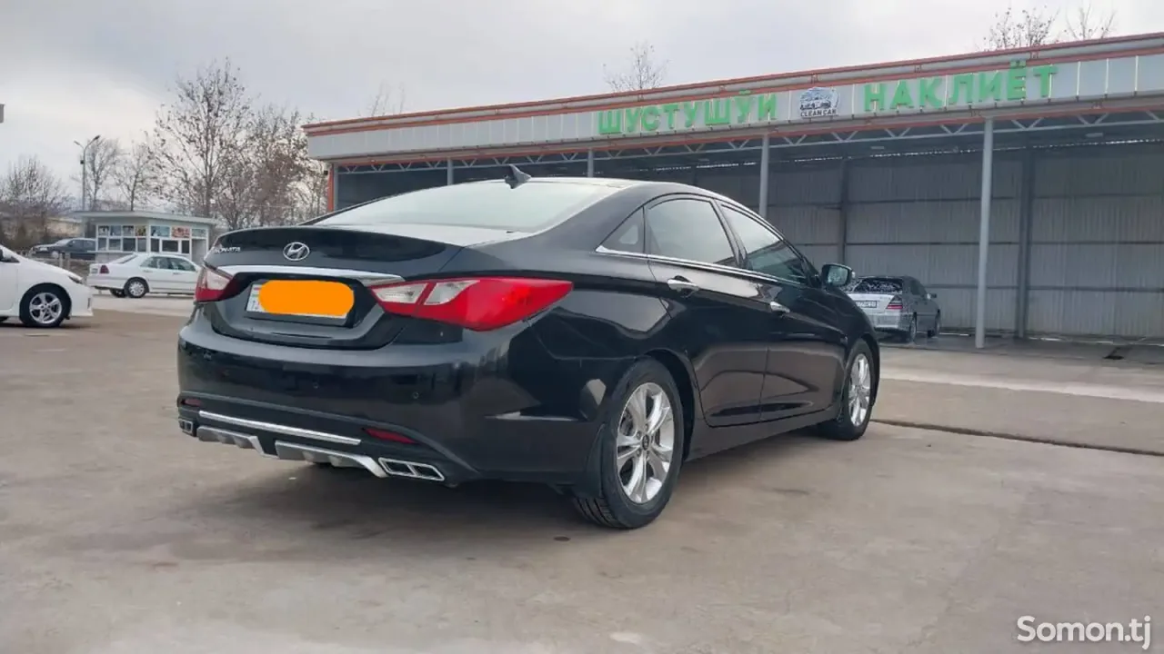 Hyundai Sonata 2011 · 2.0 AT