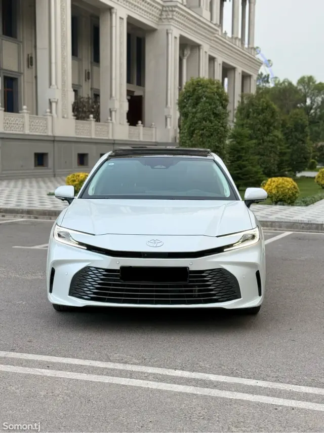 Toyota Camry 2025 · 2.5 AT