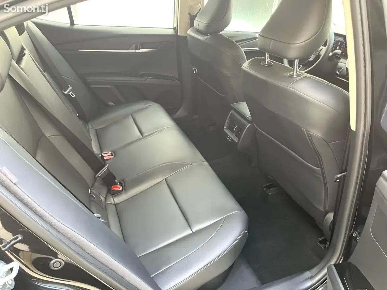 Toyota Camry 2025 · 2.0 AT