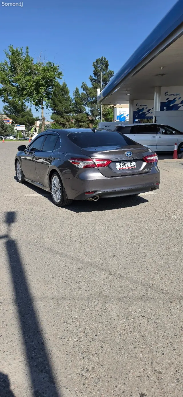 Toyota Camry 2018 · 2.5 AT