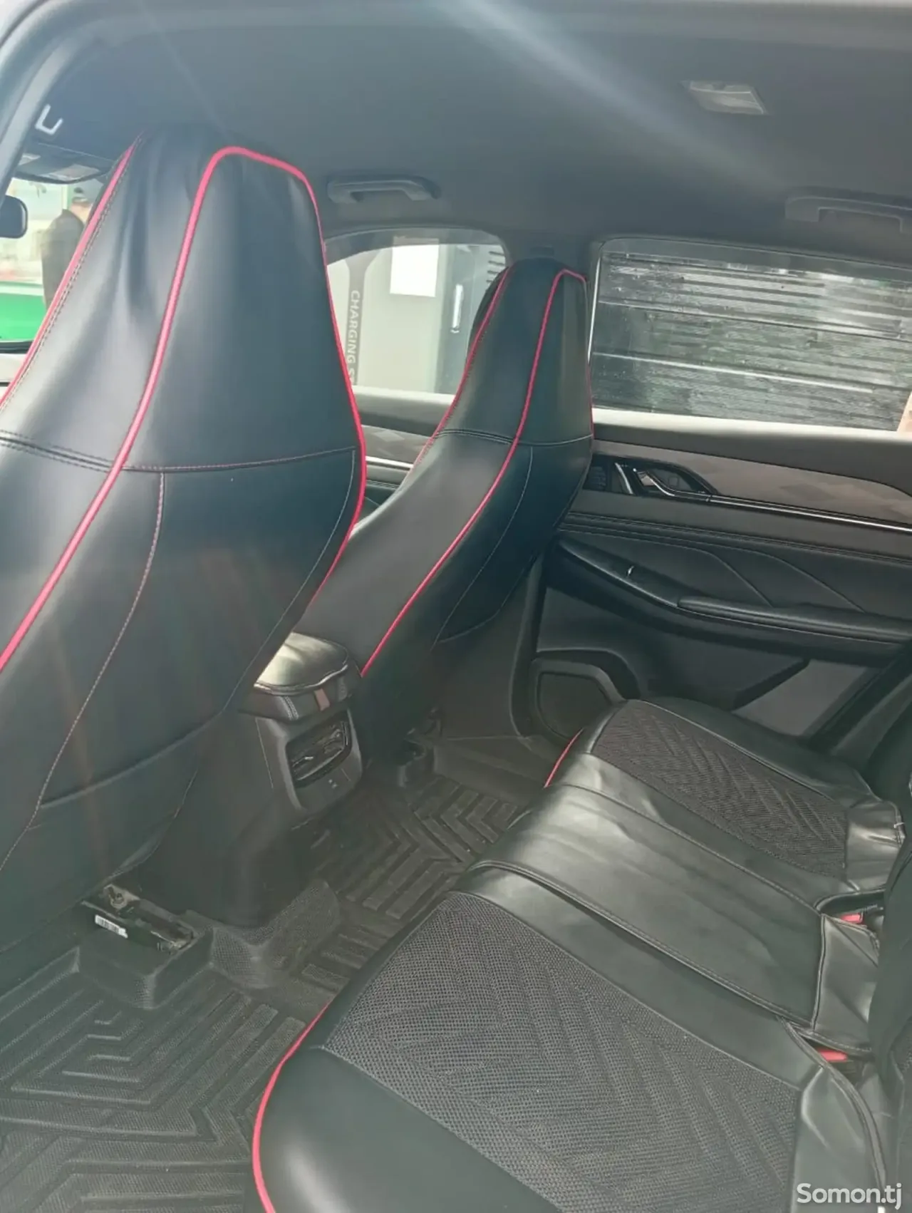 BYD Dolphin 2025 · AT