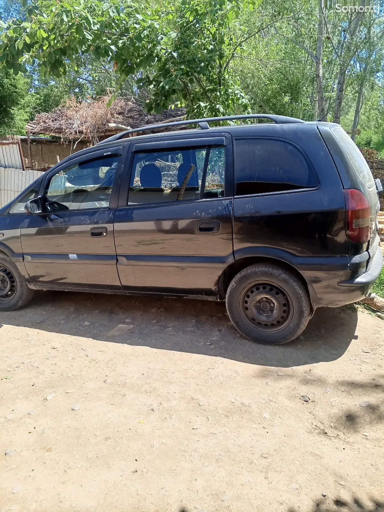 Opel Zafira 2000 · 1.6 MT