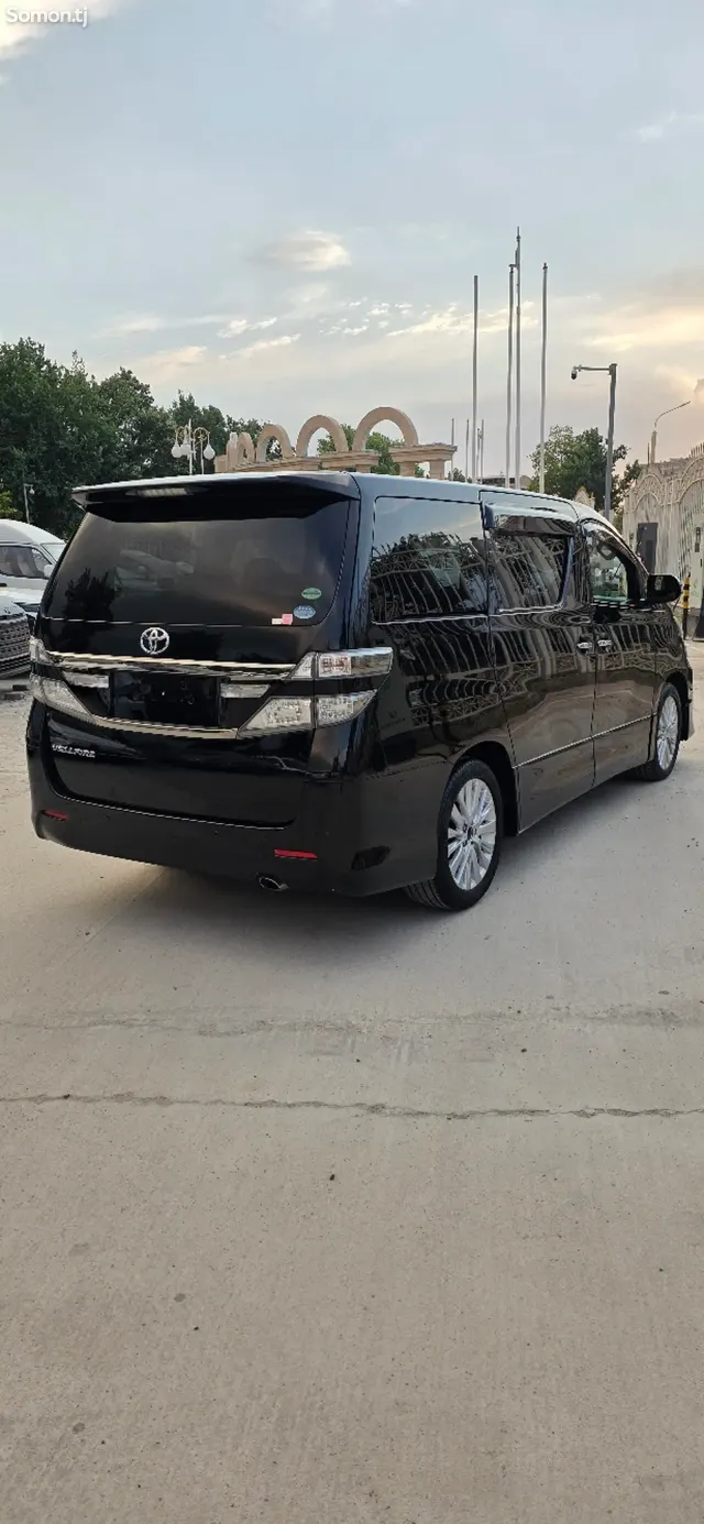 Toyota Vellfire 2014 · 2.4 AT