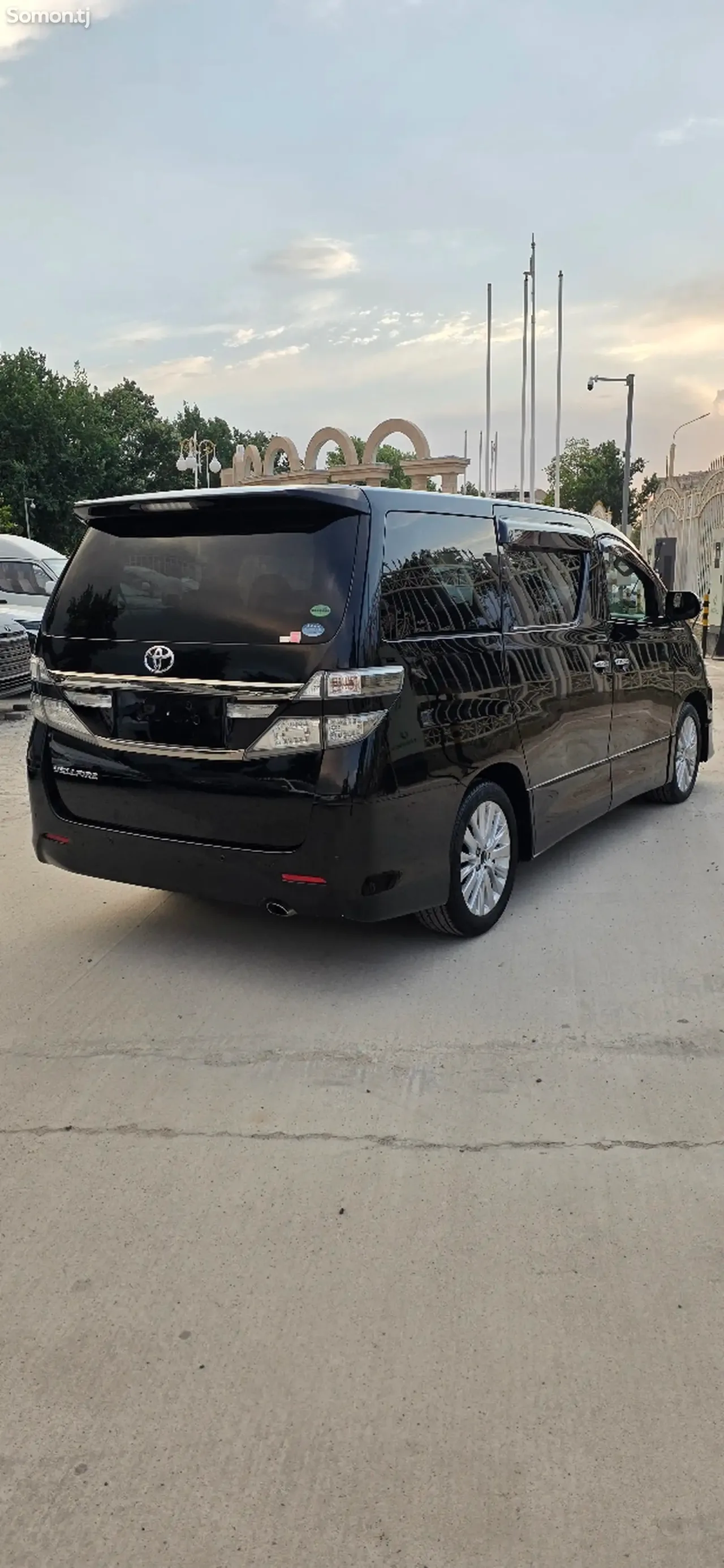 Toyota Vellfire 2014 · 2.4 AT