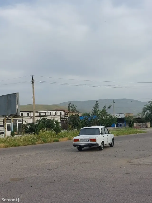 Lada (ВАЗ) 2107 2005 · 1.6 MT
