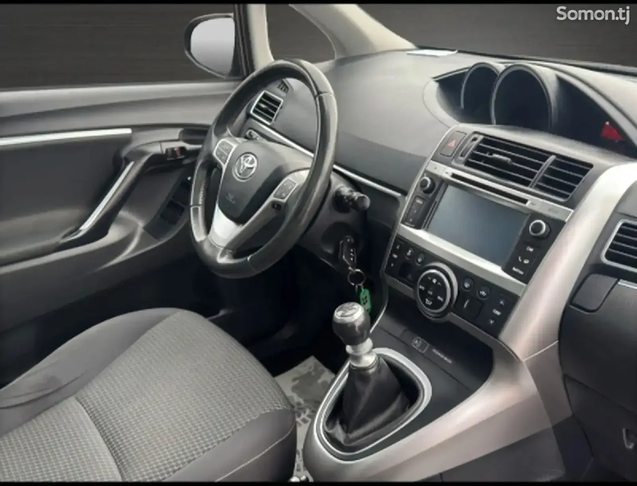 Toyota Verso 2014 · 1.6 MT