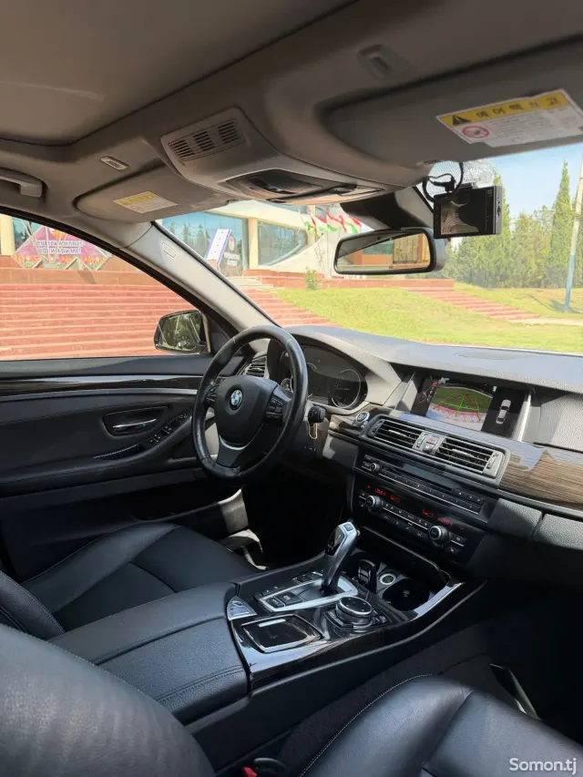 BMW 5 series 2015 · 2.0 AT