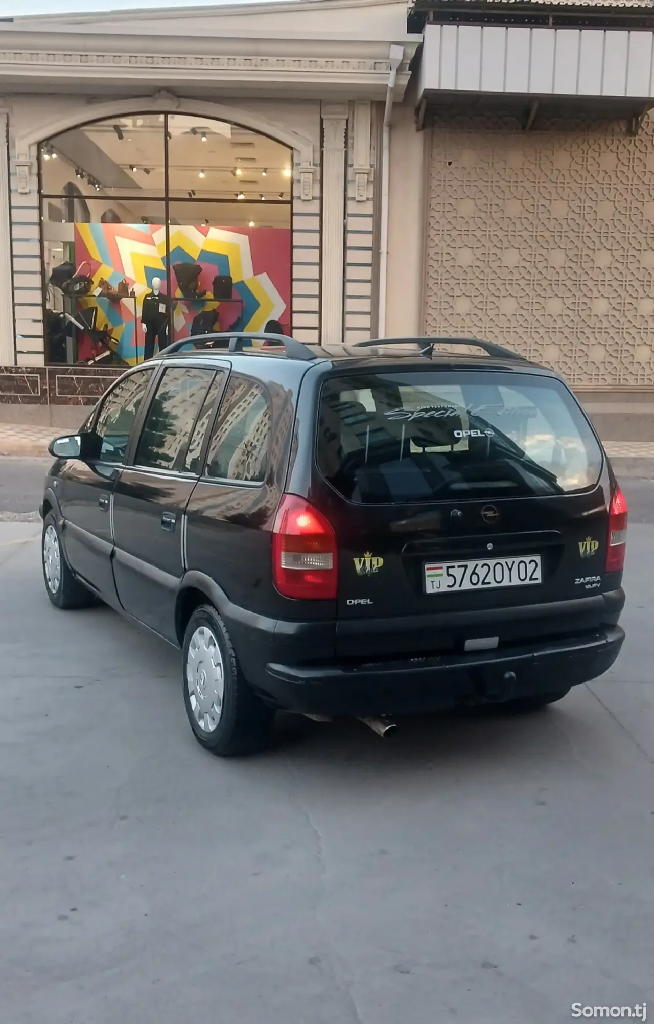 Opel Zafira 2000 · 1.6 MT