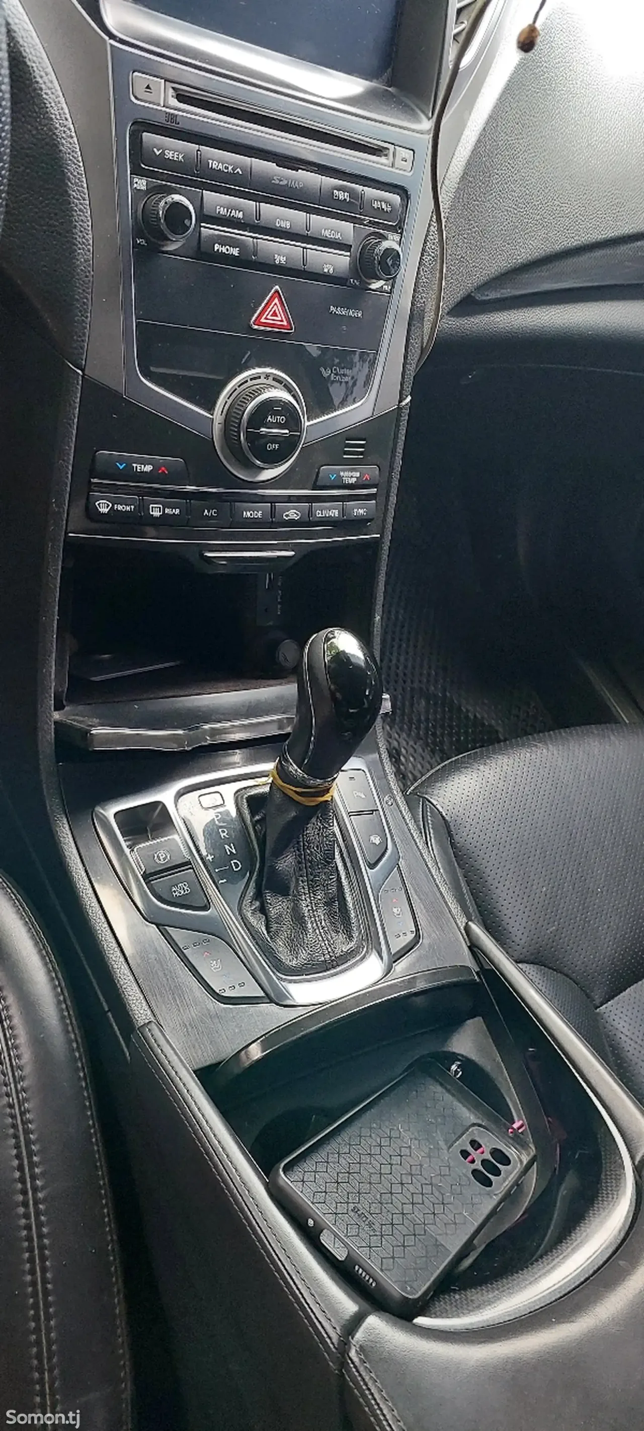 Hyundai Grandeur 2016 · 3.0 AT