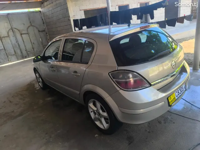 Opel Astra H 2006 · 1.8 AT