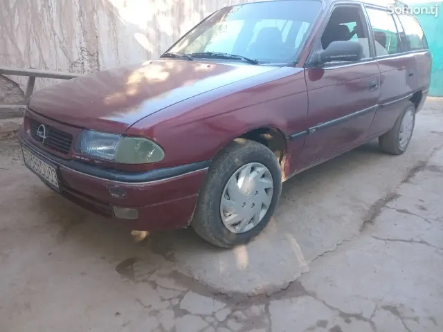 Opel Astra F 1997 · 1.6 MT