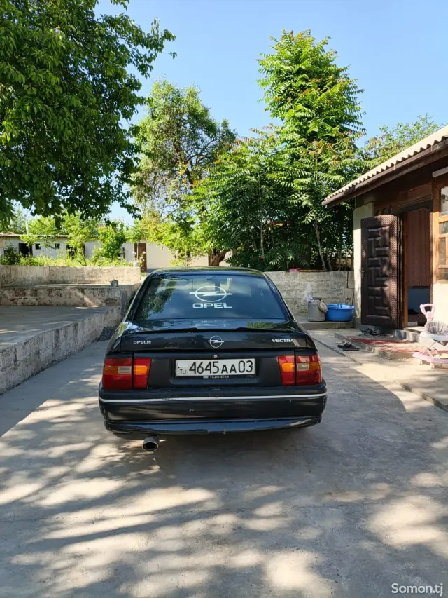 Opel Vectra A 1993 · 1.8 MT