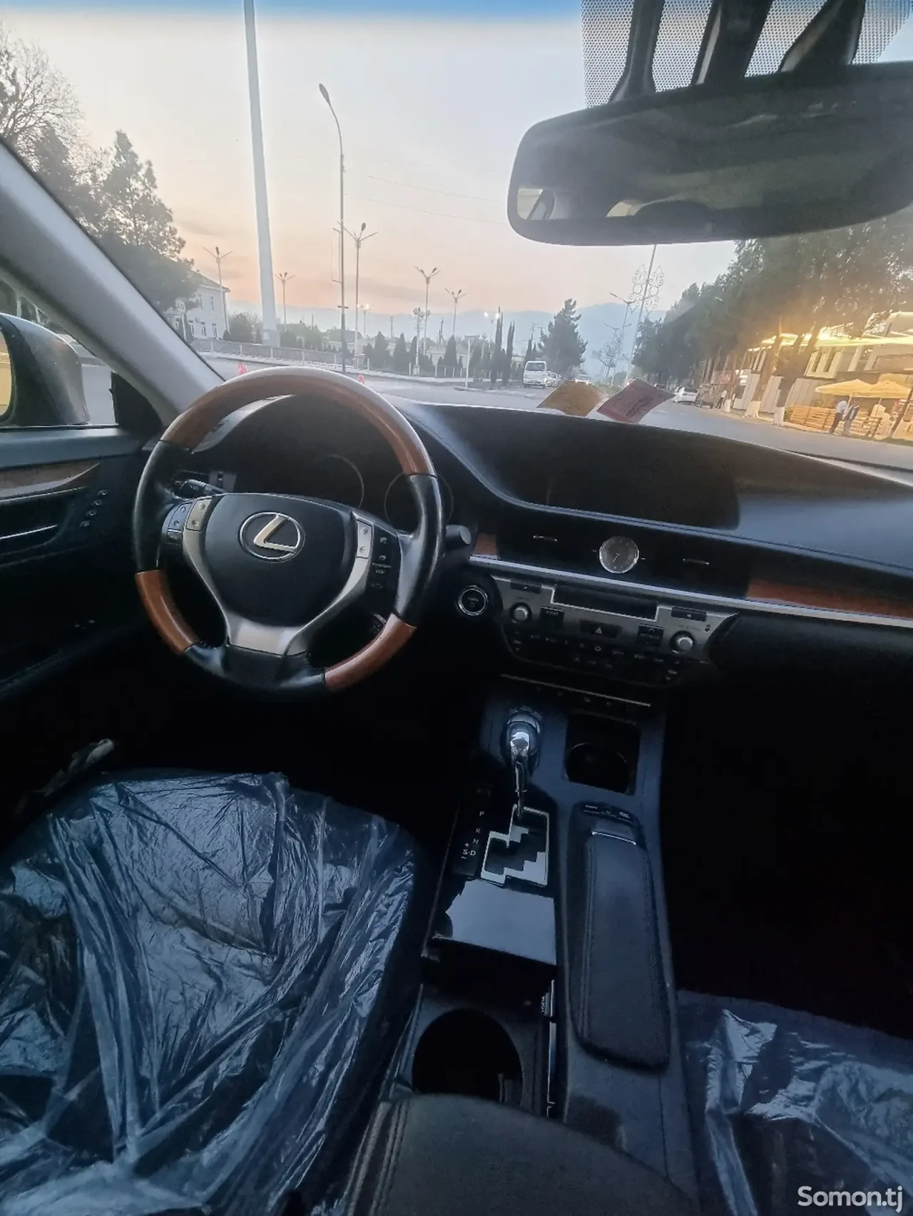 Lexus ES series 2014 · 2.5 AT