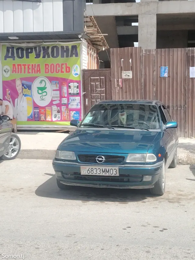 Opel Astra F 1997 · 1.6 MT