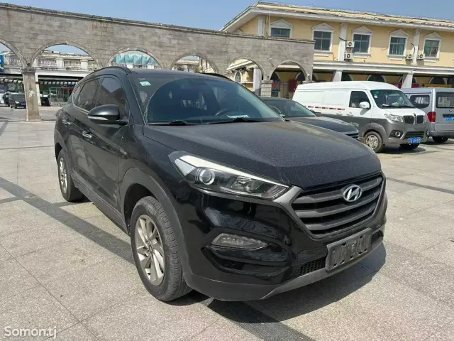 Hyundai Tucson 2015 · 1.6 AT