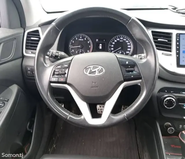 Hyundai Tucson 2015 · 2.0 AT