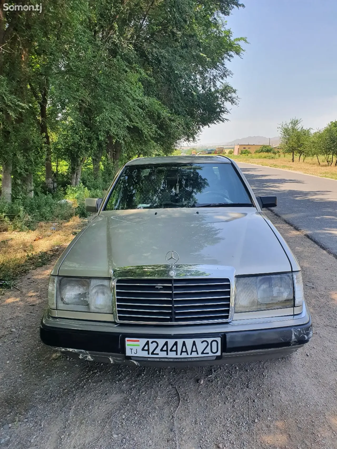 Mercedes-Benz W124 1993 · 2.0 AT