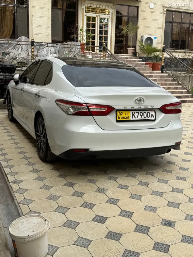 Toyota Camry 2018 · 2.5 AT