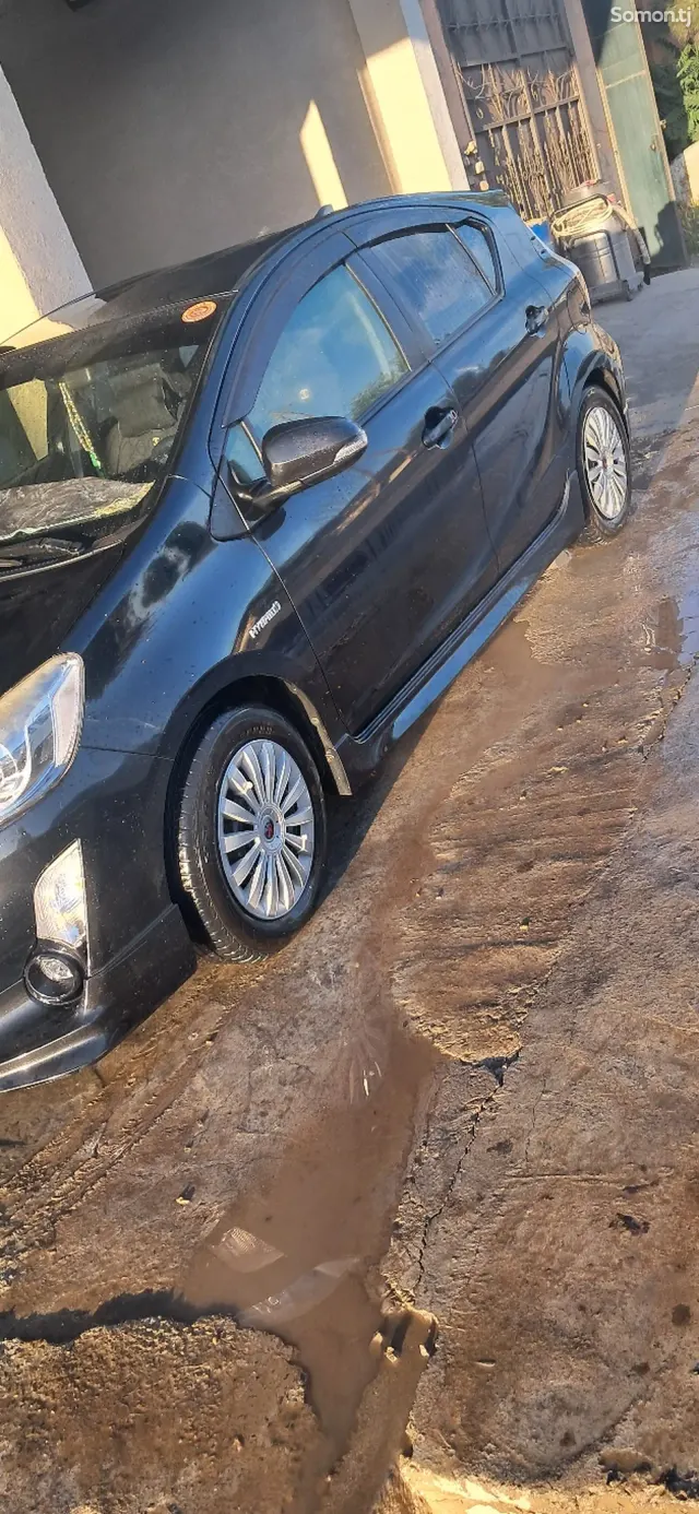 Toyota Aqua 2015 · 1.5 AT