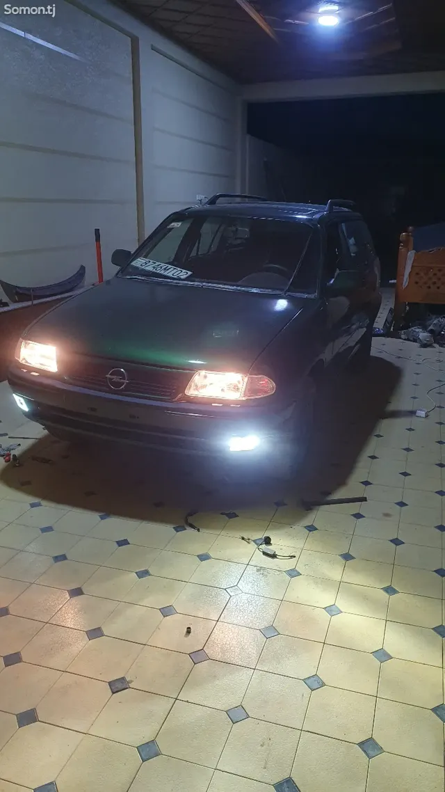 Opel Astra F 1997 · 1.6 MT