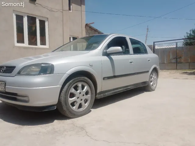 Opel Astra G 1998 · 1.6 MT
