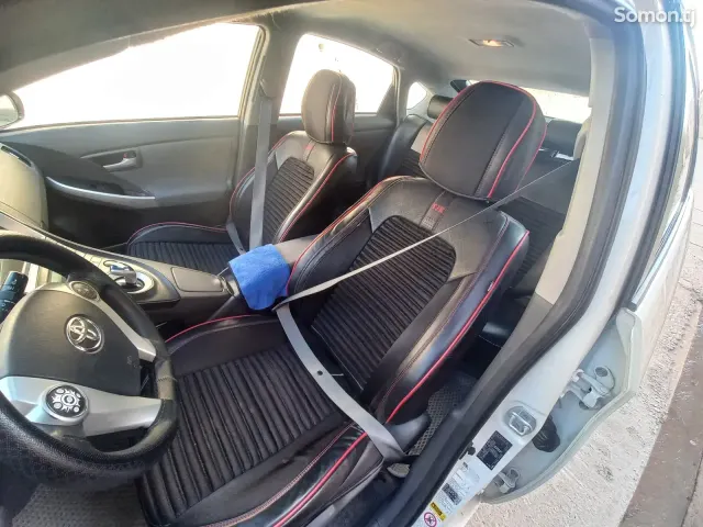 Toyota Prius 2010 · 1.8 AT