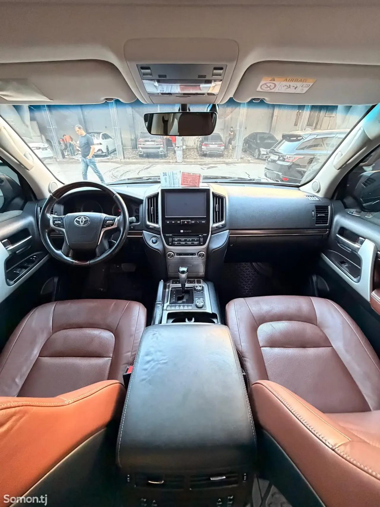 Toyota Land Cruiser 2017 · 4.6 AT
