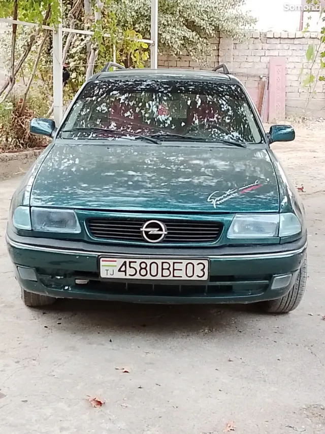 Opel Astra F 1997 · 1.6 MT
