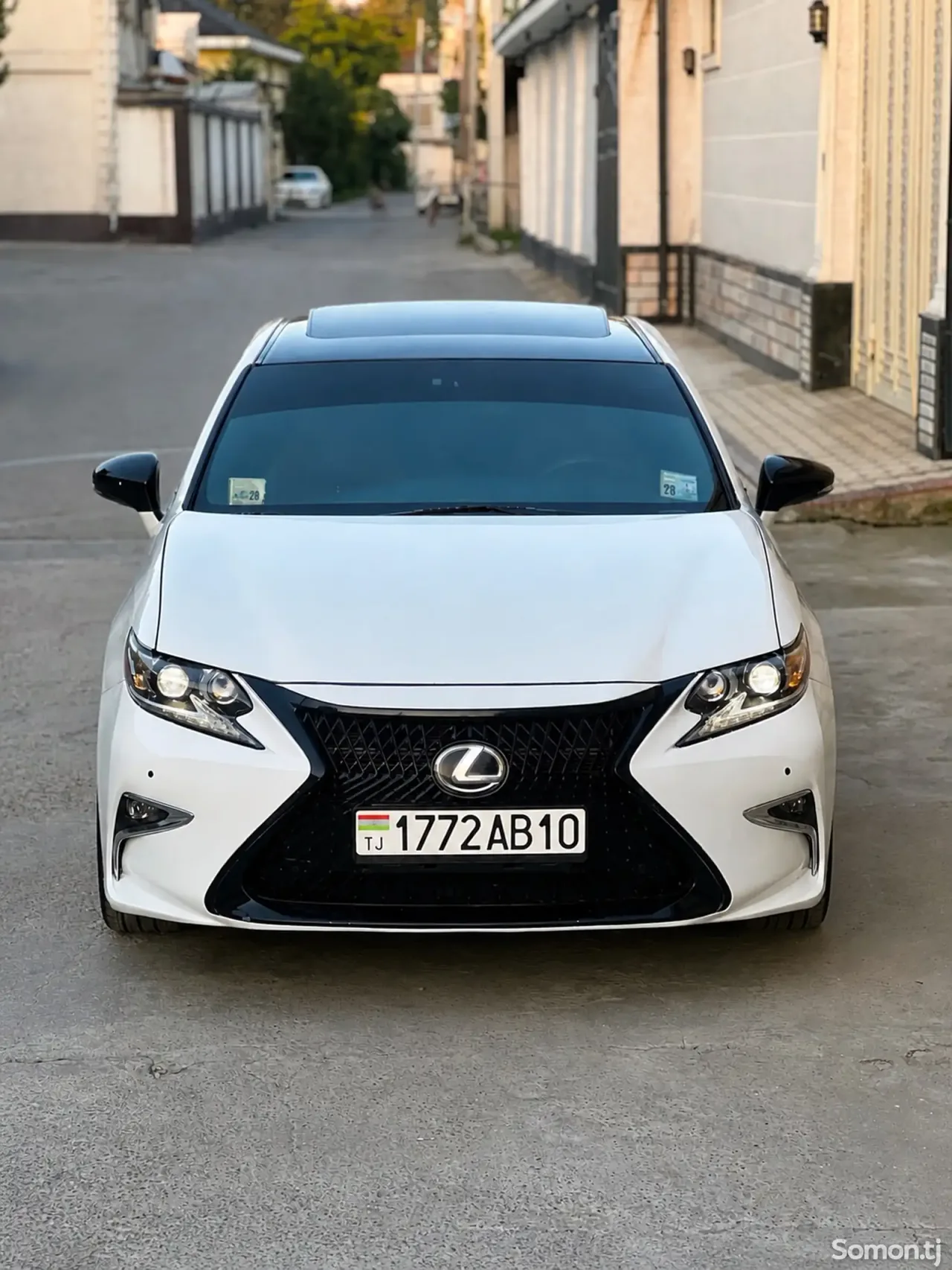 Lexus ES series 2012 · 3.0 AT