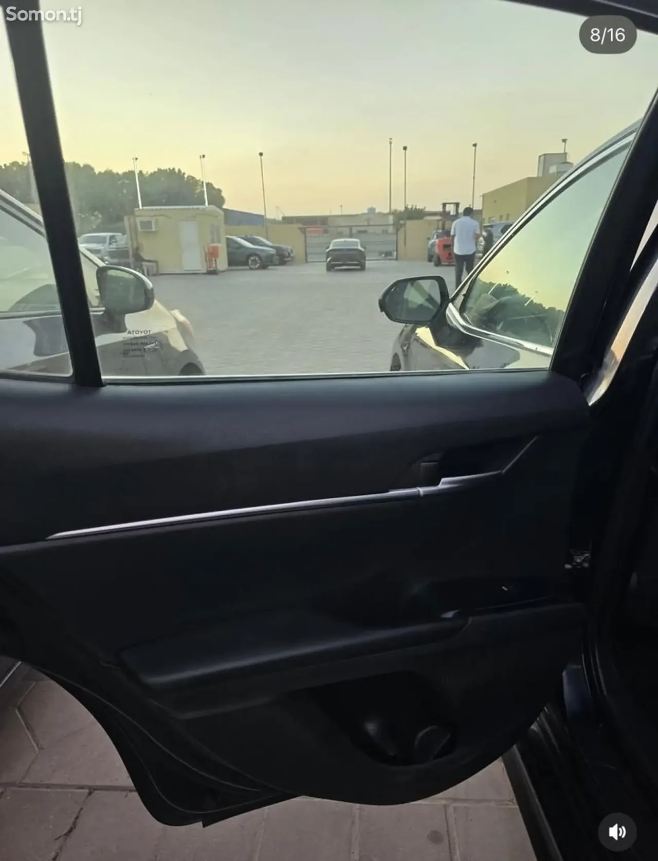 Toyota Camry 2018 · 2.5 AT
