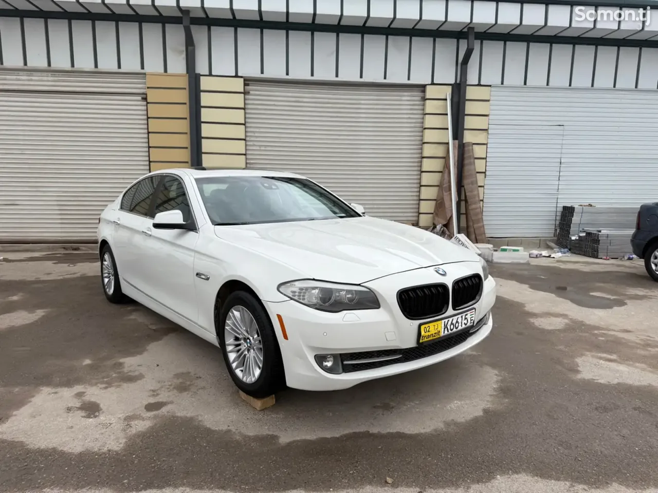 BMW M5 2010 · 3.0 AT