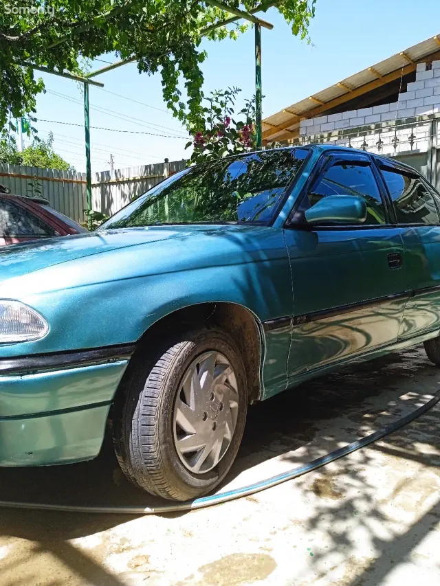 Opel Astra F 1993 · 1.6 MT
