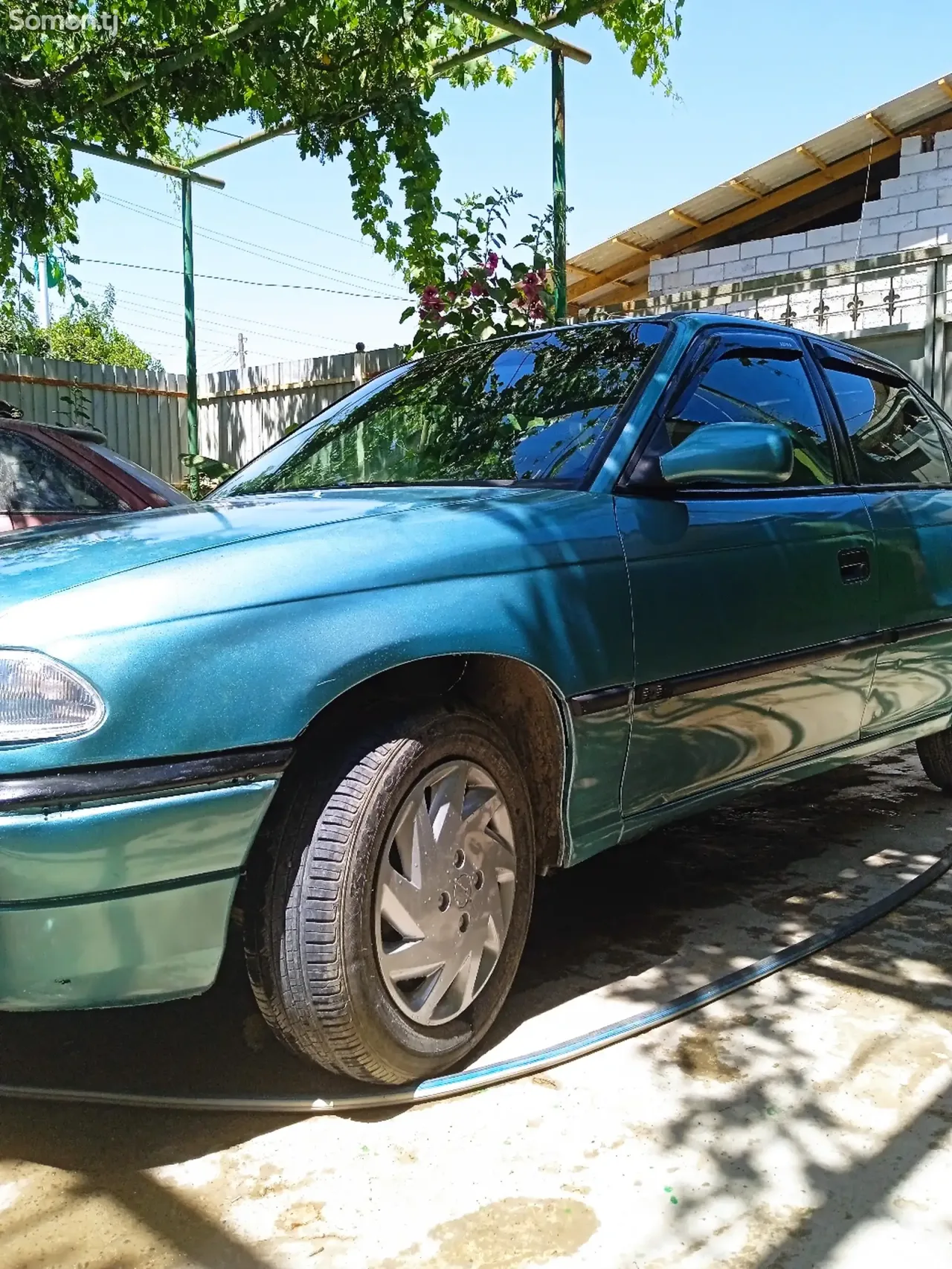 Opel Astra F 1993 · 1.6 MT