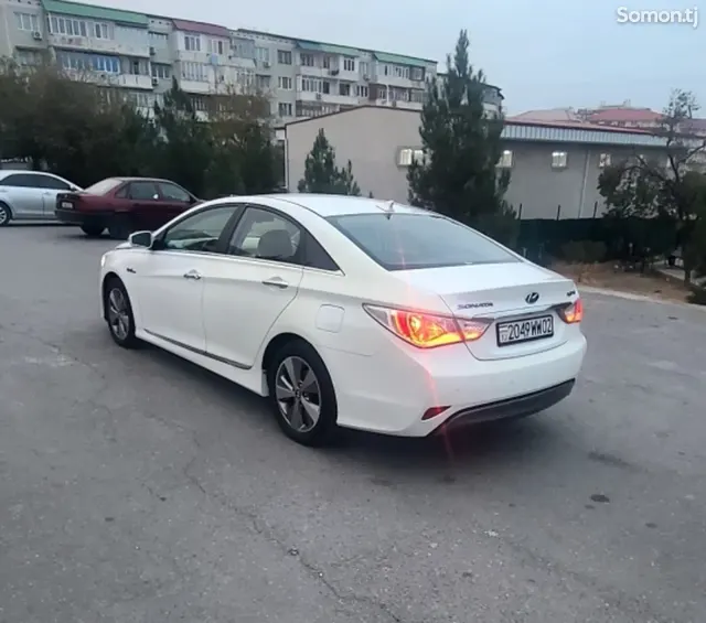 Hyundai Sonata 2012 · 2.0 AT