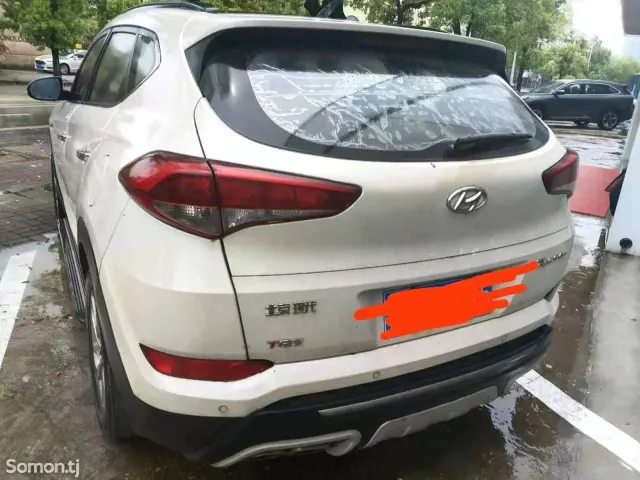 Hyundai Tucson 2016 · 1.6 AT