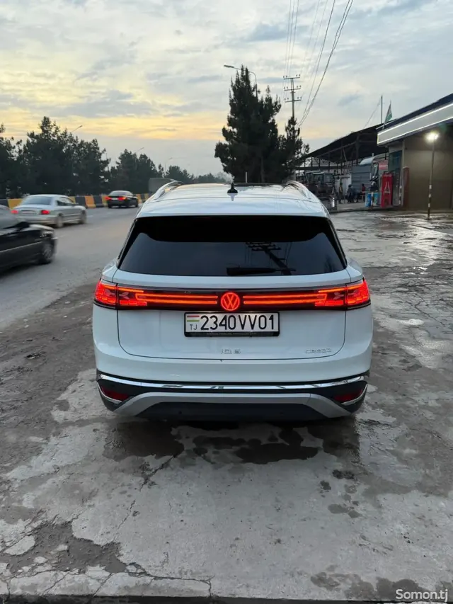Volkswagen ID.6 2023 · 4.0 AT