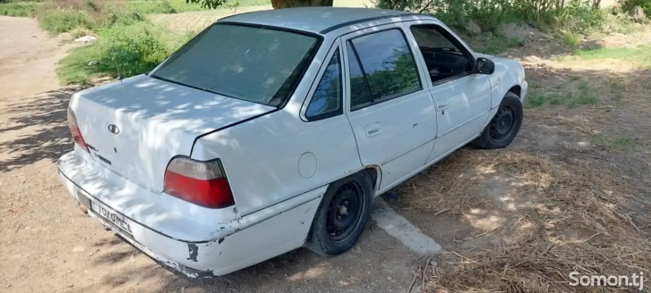 Daewoo Nexia 1996 · 1.5 MT