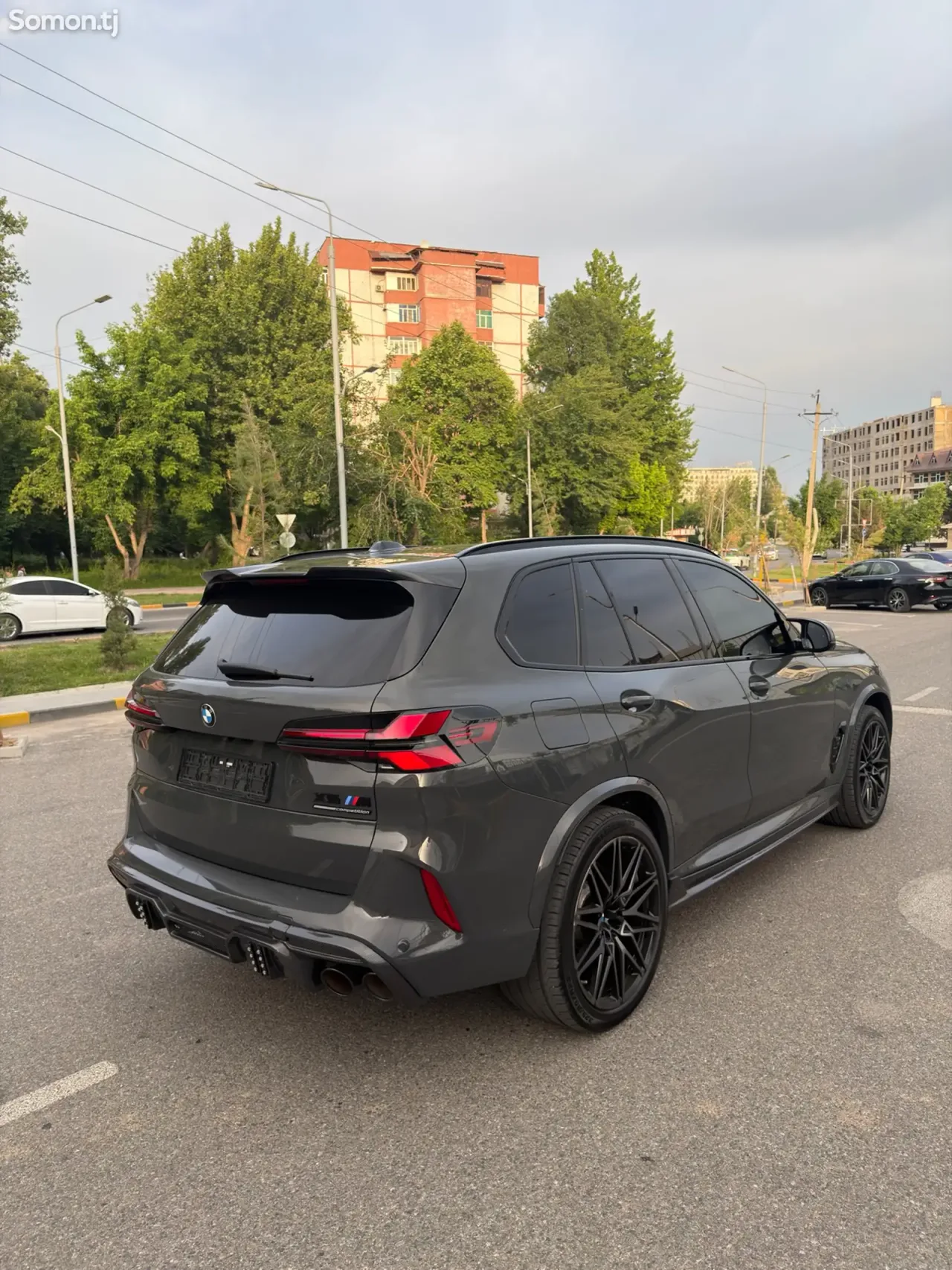 BMW X5 M 2024 · 4.4 AT