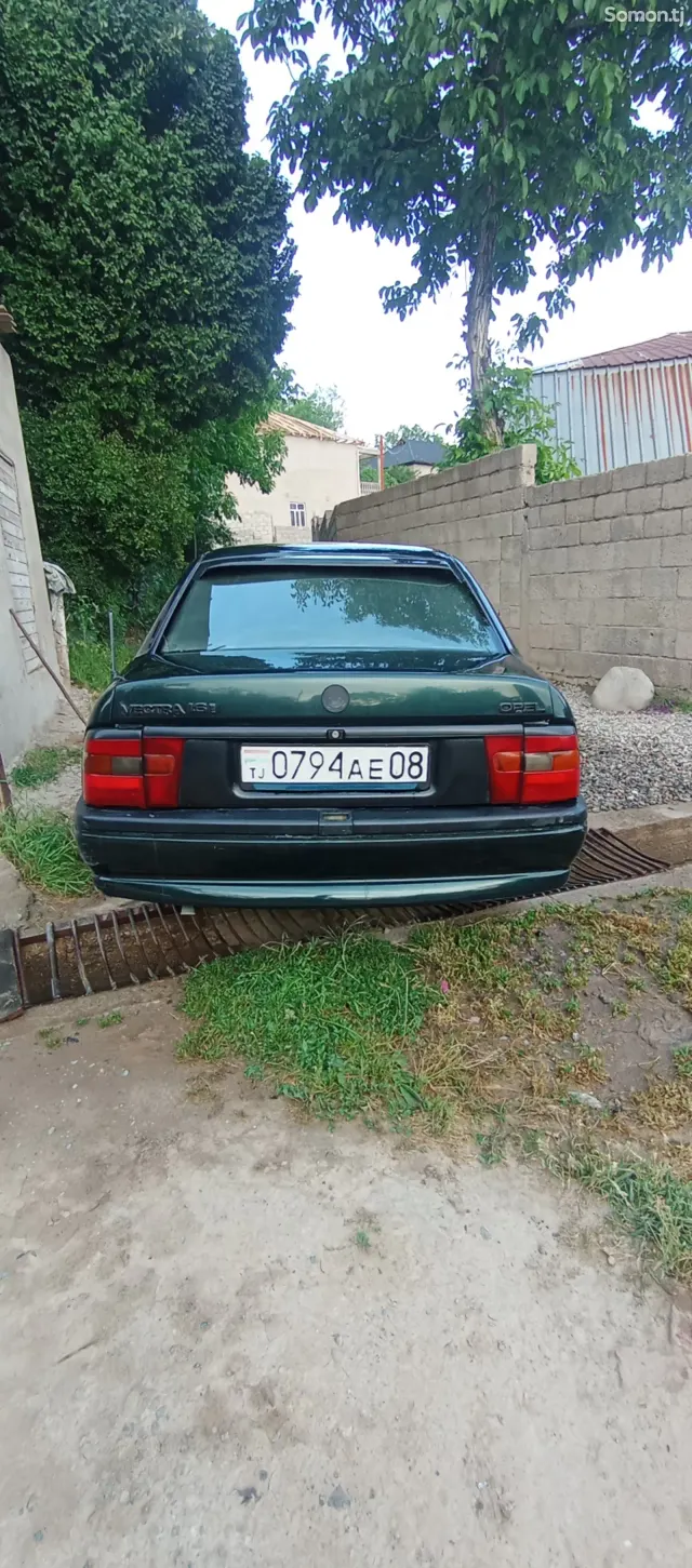 Opel Vectra A 1995 · 1.6 MT