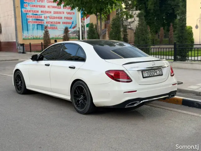 Mercedes-Benz E class 2018 · 2.2 AT