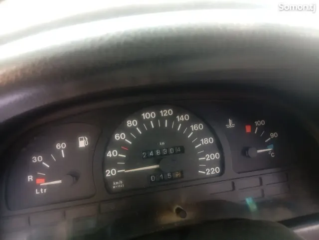 Opel Vectra A 1995 · 1.6 MT
