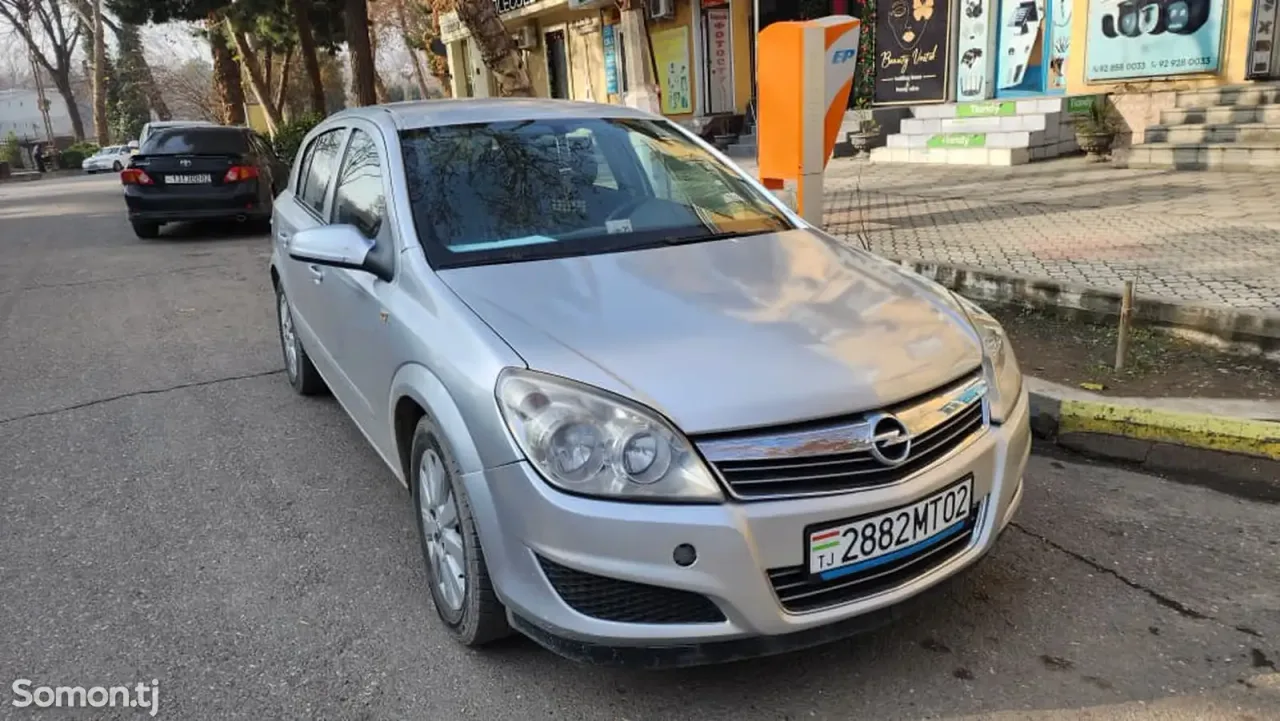 Opel Astra H 2009 · 1.7 MT