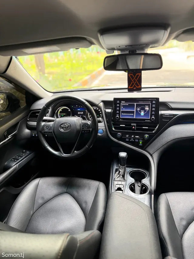 Toyota Camry 2019 · 2.5 AT