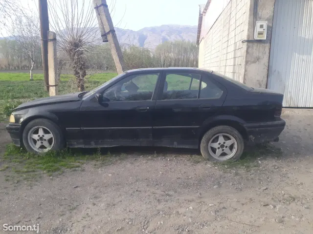BMW 3 series 1992 · 5.0 MT