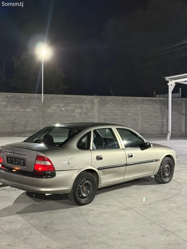 Opel Vectra B 1997 · 1.6 MT