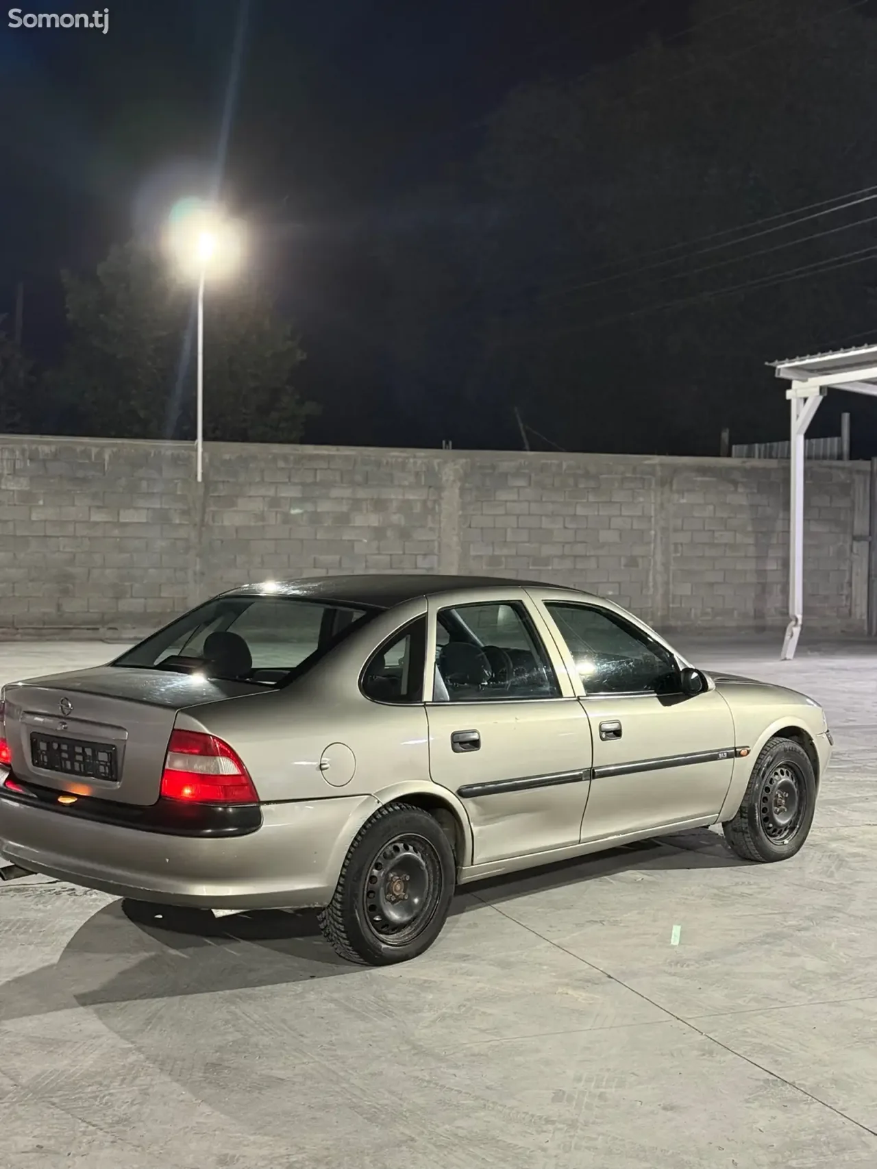Opel Vectra B 1997 · 1.6 MT