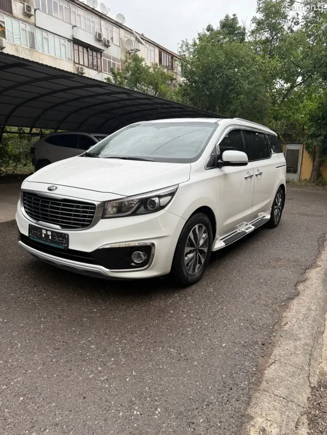 Kia Carnival 2014 · 2.2 AT
